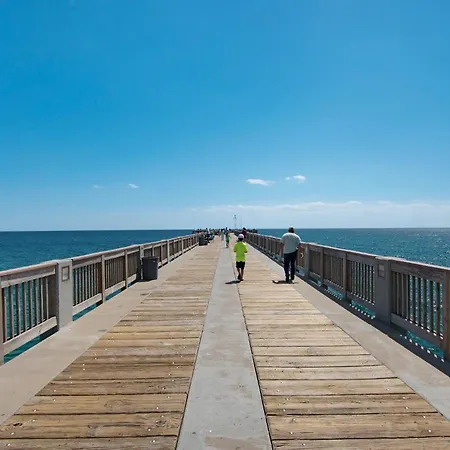 Beach Haven! 2Br 2Ba Sleeps 6! Coastal Paradise Awaits!